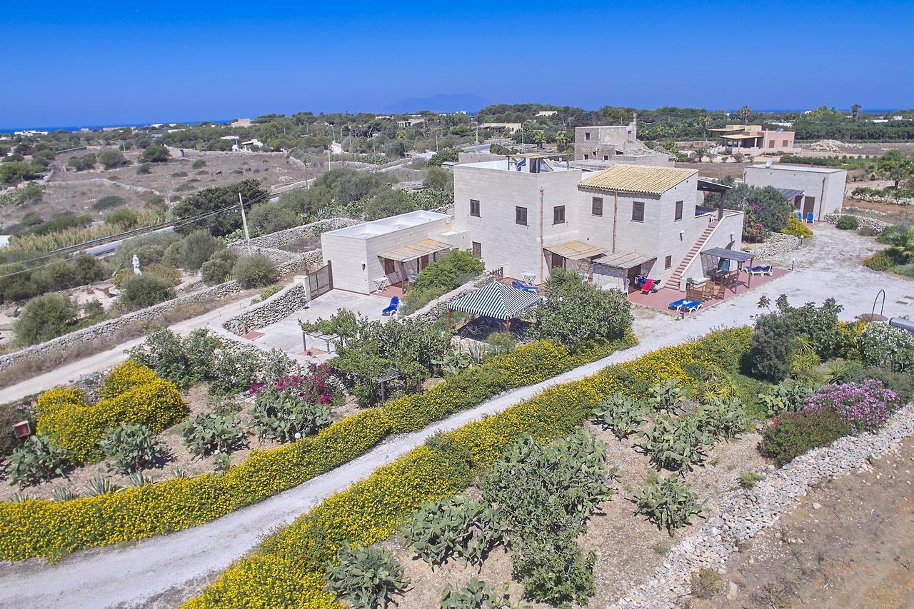 Case Canino Favignana Bagian luar foto