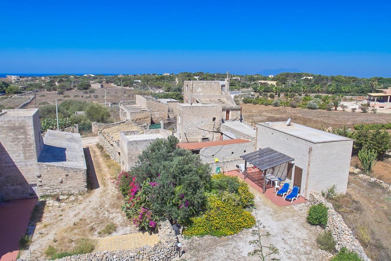 Case Canino Favignana Bagian luar foto